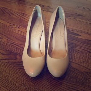 Banana Republic nude heels